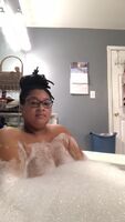 selfie gif in the tub 🛁💦🤤
