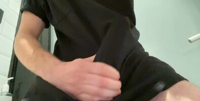 Each day of lockdown my boner gets harder.. Anyone else forgot that problem? I could use a helping hand.. 8” BWC. PMs open