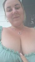 Would you take a fat girl in public