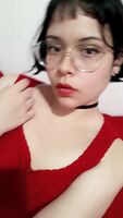 Lazy outfit, kinda makes me want to take it off. Wanna see? Come for tonight! Available for sessions or vanilla. Or let me show you what's under all this while talking about you in a vid! ♡