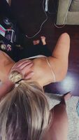 I’m pretty sure everyone loves the booty peel while getting a blowjob :)