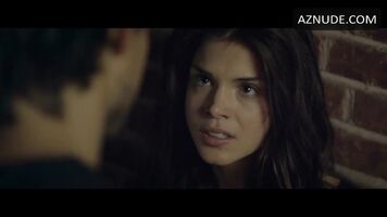 Plot of Marie Avgeropoulos in Tracers