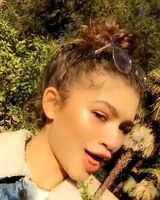 I Want Zendaya Sucking My Cock. Anybody down for RP if not we can just chat