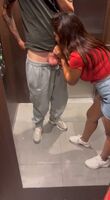 I found a Latina in the lift