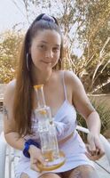 some outside bong rips💨 plz excuse the color filter, this was from a pre-reddit time in my life🙃😂