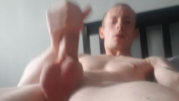 Watch me erupt, know I ain't the best looking but I've got one hell of a cock😏
