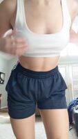 Busty perky tits on a petite body, let's play 😜