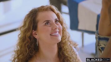I love her curly hair