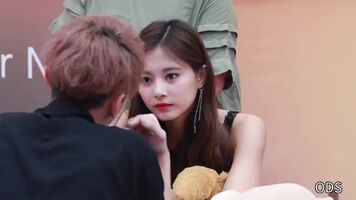 Twice - Tzuyu short hair trial