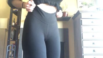 For the hot girl behind me in yoga 😘