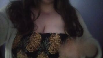 Downside to Cali - it's hot. Upside to Cali - It's super easy to pull these strapless dresses down. Just one small yank away from giving a free show~