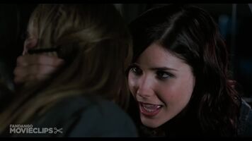 Brittany Snow and Sophia Bush kiss in 