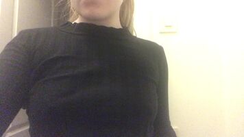 Perky tits + titty drop = ail? 🤔😛