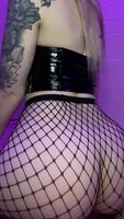 Booty shaking in fishnets? Yes 😈💕💎