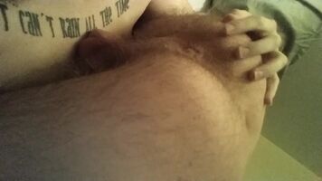 She forgot her spoon, but she is determined to get all the pudding from the SNACK👅PACK™