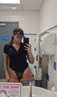 This is what latina Dunkin employees are hiding under their uniform