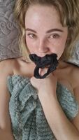 Amateur pussy spreading