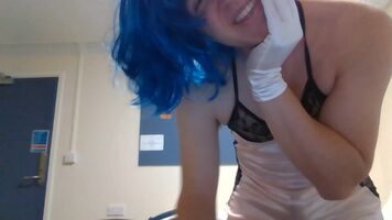 19yo sissy looking for other sissies to play with nearby! kik: sissyjosie