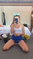 I’m petite, English AND a cheerleader 📣