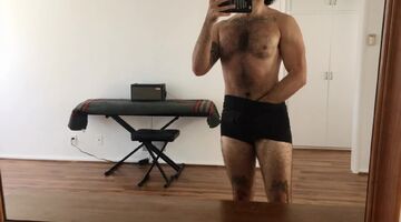 I always want someone to come over after a nice sweaty workout 🥵