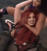 I love when Taeler spreads those sexy legs of hers