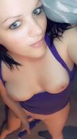 Playing with my toy, partial cumming video, it cut of at the best part, stupid phone 😈