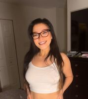 Babe MILF body made to tease