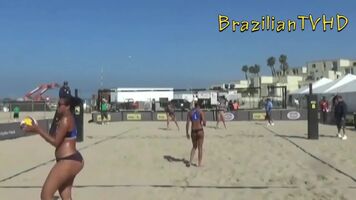 The server for the Argentinian volleyball team is so thicc her phat ass tries to eat her bikini bottom