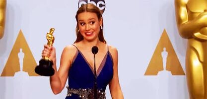 I bet Brie Larson fucks herself with her Oscar, squirts all over it and then licks it clean