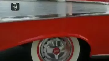 Clip of Kim and Khloe’s phat asses bent over and pushing a car 🤤