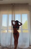 Slimthick Brunette