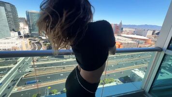 I know there are big booty lovers here